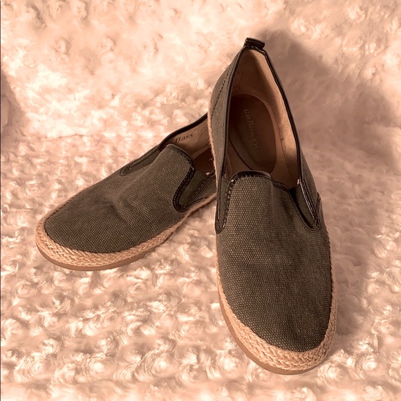G H Bass & company canvas slip ons - Picture 1 of 6